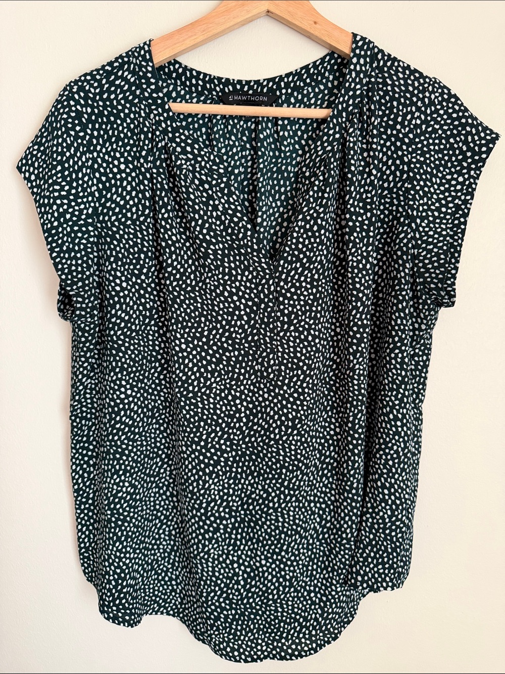 41 Hawthorn Dark Green White Dot V-Neck Cap Sleeve Blouse